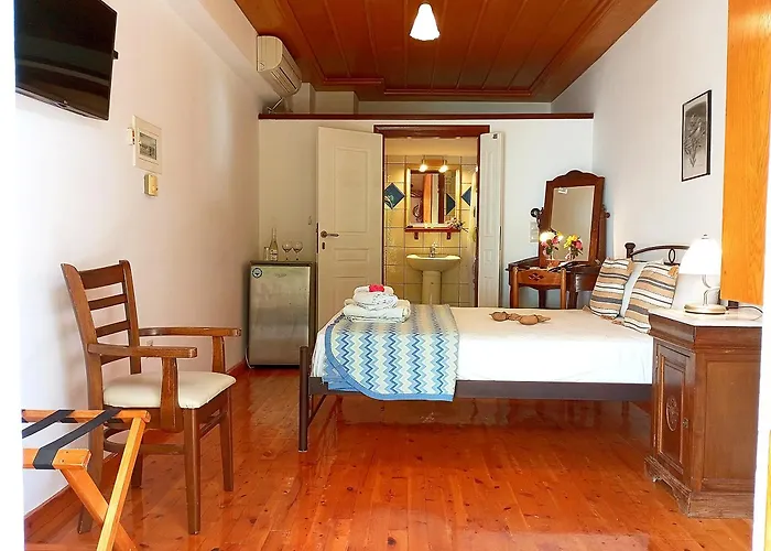 Hotel Paraliako Kyparissi